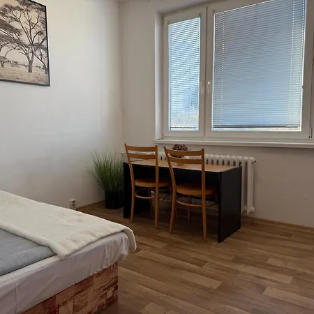 Apartahotel Ubytovňa Strojár